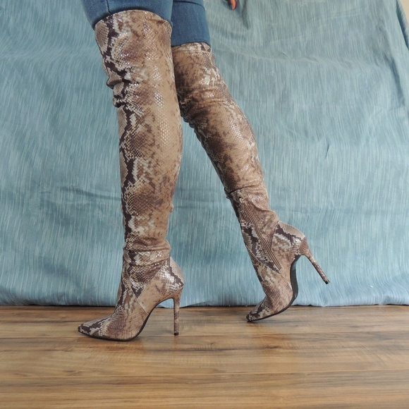 JESSICA SIMPSON OVER THE KNEE STRETCH BOTS - Picture 3 of 11